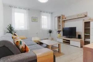 Pri Neji - 波斯托伊纳