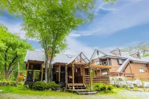 那須塩原市の主要道路沿いにあるログハウス - Anazawa