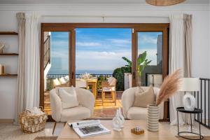 Luxury villa with pool by Costarentals - Ref 53