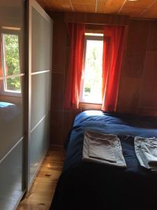 Cozy mountain cottage with terrace in Dolni Lomna