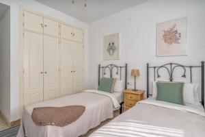 Stunning seaview apartment by Costarentals- Ref 65