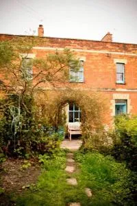 苹果树上的月亮住宿加早餐旅馆 - 格拉斯顿伯里