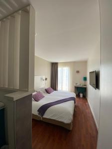 Hotels The Originals Boutique, Hotel Cassitel, Cassis : photos des chambres