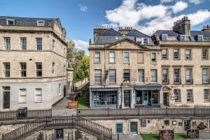 Artizans Den - central, Japandi style