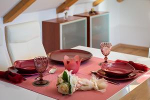 Romantic Attic Apartment