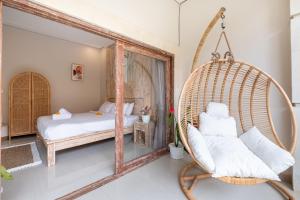 A Walk to Canggu Beach - Mozon Garden Villa