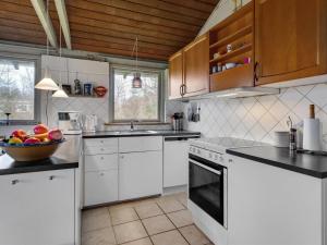 Holiday Home Raika - 450m to the inlet by Interhome
