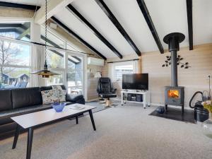 Holiday Home Miikka - 800m to the inlet by Interhome