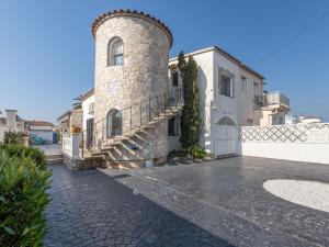 Holiday Home Louise by Interhome