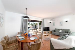 Villa Papagayo by Villa Plus