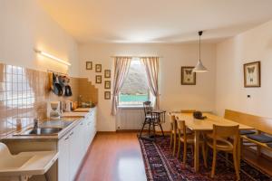 Arzenhof, Baron Di Pauli