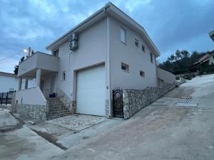 Villa Tunaj new Pool and BBQ