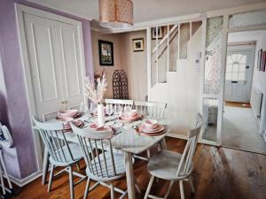 Cherry Blossom Cottage ,4 Cherry Street , Old Town ,Stratford Upon Avon