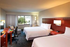 Large King Room with Courtyard View room in Courtyard by Marriott Brownsville