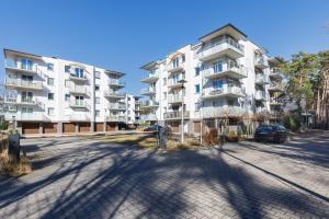 3-bedroom Apartment - Lesne Tarasy by Renters Prestige