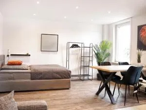 LIGHTPLACE • Größere Gruppen • 4 Einzelzimmer • Boxspring • Smart TV • Biergarten • Restaurant - Abbesbüttel