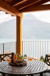 Casa di Luna - Pianello del Lario by LoveComo
