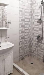 Twoo rooms flat with parking 1
