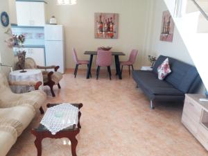 Evis Maisonette with sea view