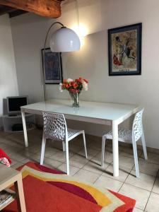 Appartements Grand studio centre ville : photos des chambres