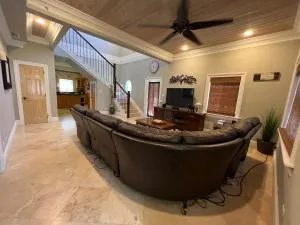 Hidden Gem Exuma - KING BED master suite and central air - Rolleville