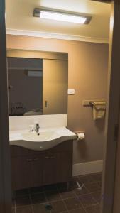 Bluestone Motor Inn