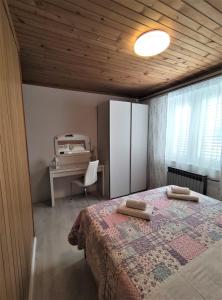 Apartments with parking space Makarska - 6784