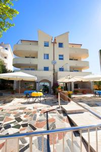 Apartments by the sea Slatine, Ciovo - 10435 
