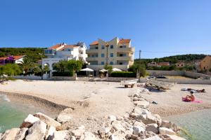 Apartments by the sea Slatine, Ciovo - 10435 