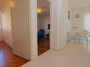 Apartments with parking space Fazana - 20838