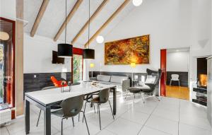 Stunning Home In Grenaa With Kitchen