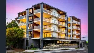 Sub - Penthouse With Water Views - Sandstone Point