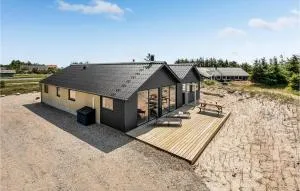 Three-Bedroom Holiday Home In Hvide Sande - Havrvig