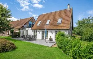 Gorgeous Apartment In Rønne With Wifi - Nylarskirke