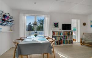 Beautiful Home In Ulfborg With Wifi