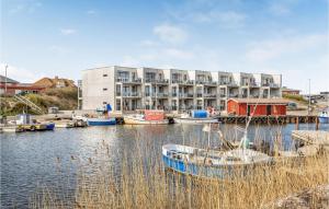 Beautiful Apartment In Hvide Sande