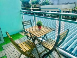 Azure Urban Resort Staycation by LV