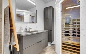 Cozy Home In Juelsminde With Wifi