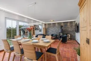 Cozy House 3 Bedrooms & Fireplace, Family with Dogs welcome - Buniewice