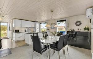 Holiday Home Fyrmarken Hvide Sande