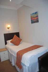 Single Room with Shared Bathroom room in Falls of Lora Hotel