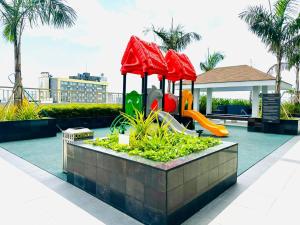 Coast Residences - 2 Bedroom with Balcony facing Mall of Asia, Manila Bay & Pool View