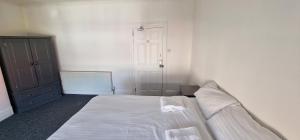 SELF CHECK IN APARTMENT in CENTRAL DONCASTER