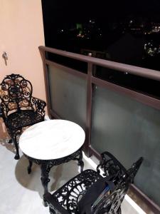 UNIT 3F-18 MEGATOWER RESIDENCES III