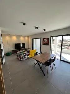 Logement neuf-Ghisonaccia centre, à 5min de la Mer - Migliacciaro