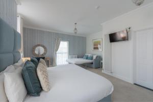 Family Room (2 Adults + 2 Children) room in Somerset House Boutique Hotel and Restaurant