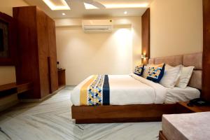 The Sky Imperial Hotel Sugam - 10 Meters from Shrinathji Temple