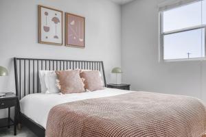 North Hollywood 2BR w Gym Pool nr TJ LAX-880