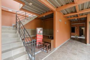 RedDoorz Syariah near Siloam Hospitals Bulak Kapal