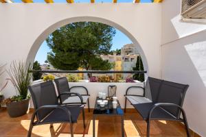 Cozy apartment with pool by Costarentals - Ref 153